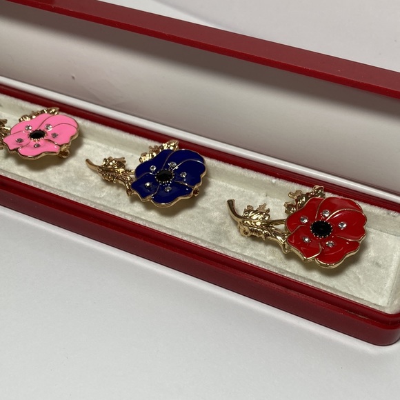 Brooch enamel flower vintage set. Beautifully painted 4x3cm diameter - Picture 3 of 7